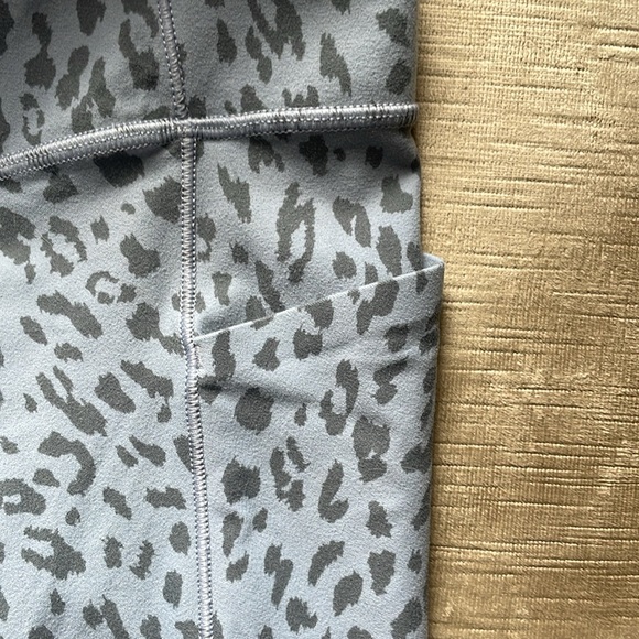 ATHLETA LEGGINGS SIZE XS - Picture 5 of 7